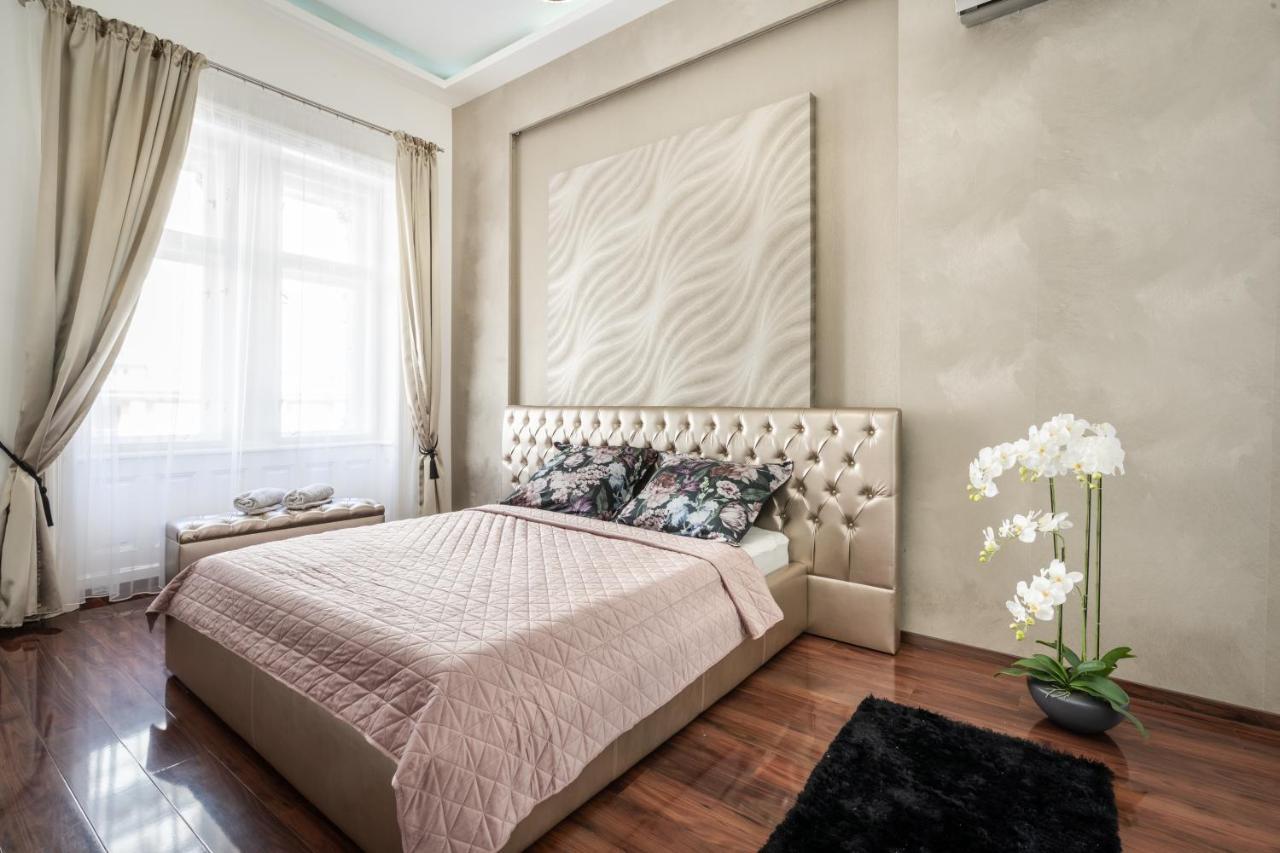 Opera Luxury Apartment With Free Parking Budapest Ngoại thất bức ảnh