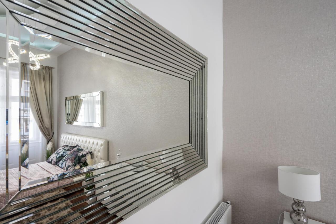 Opera Luxury Apartment With Free Parking Budapest Ngoại thất bức ảnh