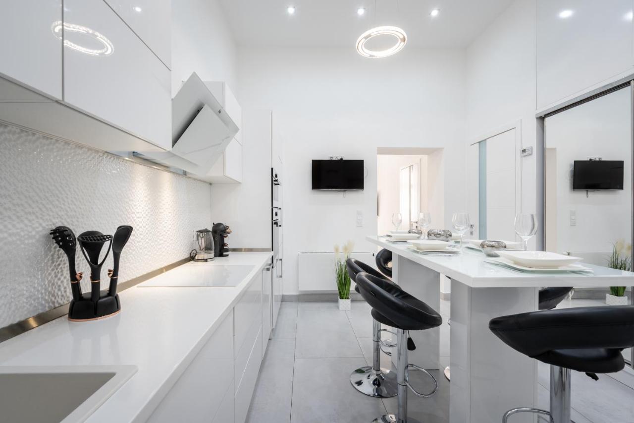 Opera Luxury Apartment With Free Parking Budapest Ngoại thất bức ảnh