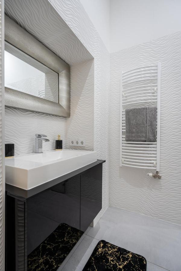 Opera Luxury Apartment With Free Parking Budapest Ngoại thất bức ảnh