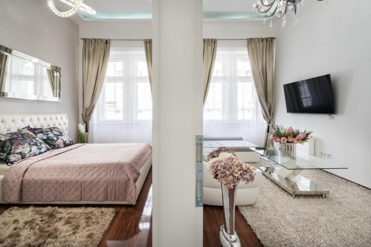 Opera Luxury Apartment With Free Parking Budapest Ngoại thất bức ảnh