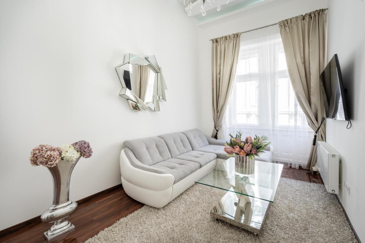 Opera Luxury Apartment With Free Parking Budapest Ngoại thất bức ảnh